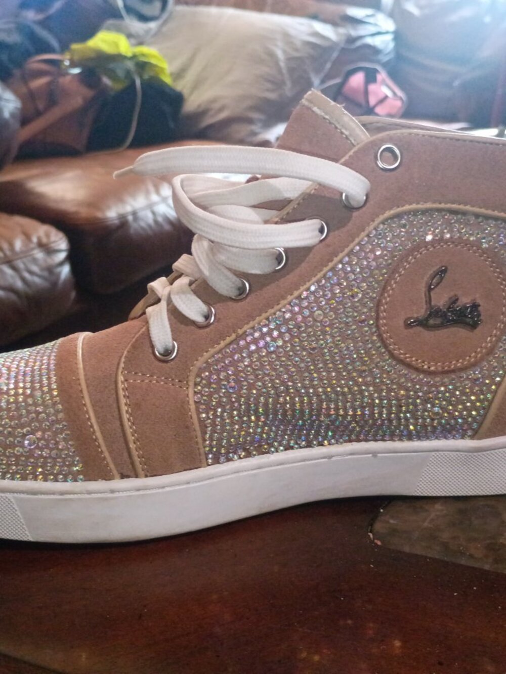 Christian Louboutin - Picture 3 of 6
